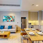 Mag Eye - Spacious Two Bedroom Townhouse