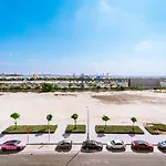 Huge Studio In Business Bay With Jacuzzi Access 17 Minutes To Trade Fair