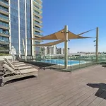 Elegant Getaway 2-Bedroom Apartment In Creek Harbour