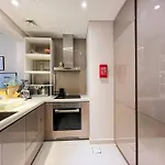 Luxurious & Modern 1Br Damac Paramount Business Bay