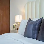 Luxurious Stylish Apartments Across Dubai Mall Burj Khalifa City Views