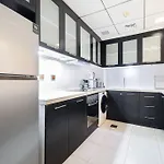 Prime Jbr Luxury Living With Beach & Palm Views