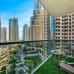Luxurious & Spacious 2Br L Burj & Fountain Views L Walk To Dubai Mall L Pool L Gym