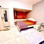 Flats In Dubai Emirates Tower Metro Station