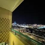 Dubai Eye And Sea View In The Heart Of Marina