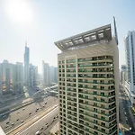 Blue Breeze - Modern Apt With Partial Marina Views & Balcony