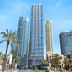 Modern Stylish 2 Bedroom Apartment With Burj Khalifa View
