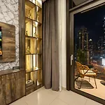 Stylish New 1Br Walk To Burj Khalifa & Dubai Mall
