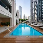 5 Min To Burj & Dubai Mall, Pool With Burj View