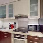 Blvd Central 2 - Studio Apartment In Downtown