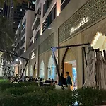 Downtown Luxury - Stunning Burj Khalifa & Sea View - 5 Minutes Walk To Dubai Mall