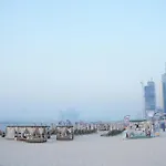 Yellow Parrot Hostel Jbr