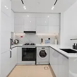 Prime Lux 1 Bedroom Dubai Skyline