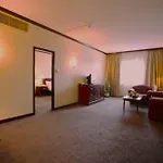 Rolla Suites Hotel -Former J5 Bur Dubai Hotel