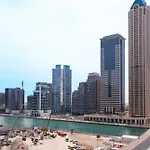 Keyrock Living - Lakeview Retreat In Business Bay