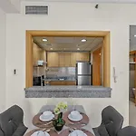 Modern Living Nestle With1Bedroom- Full Kitchen
