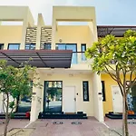 Spacious 3Br Townhouse Villa