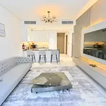 Stunning 1Br Retreat With Crystal Lagoon Views!