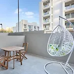 Modern Studio Elegant & Comfort