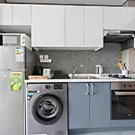 Chic Studio In Art Gardens Modern Living