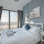 Stylish 1Br Near Town Square - Sleeps 4 Guests