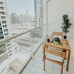 Livwithus - 2 Bedroom In Marina View Tower B