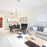 Stylish 1Br Burj Khalifa View