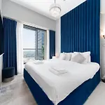 Sleek & Modern 1-Bed In Zada Tower Business Bay