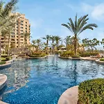 New Fairmont Residence With Private Beach On Palmjumeirah