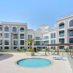 Silkhaus Aesthetic Studio In Art Gardens With Gym & Pool Access