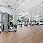 Silkhaus Aesthetic Studio In Art Gardens With Gym & Pool Access