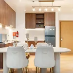 Stylish 1Br Apartment In La Mer Dubai With Balcony And Partial Marina Views