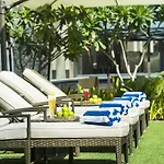 Damac Maison Cour Jardin