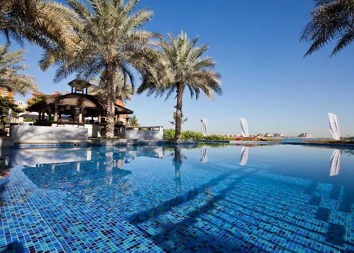 Club Vista Mare, Free Riva Beach Club Access