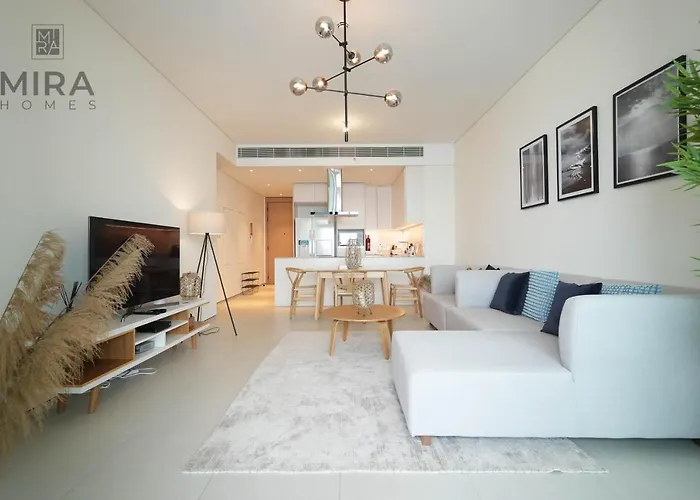 Serviced 2 Bedroom With Beach Access