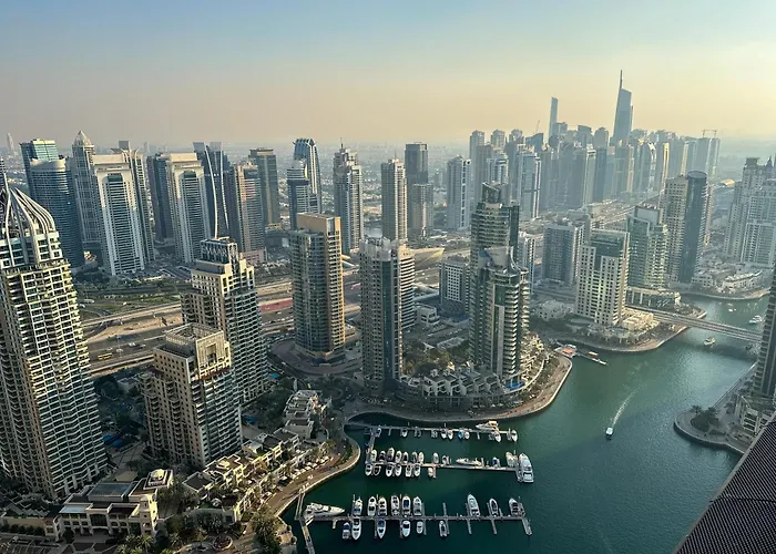 Luxury 2 Bedroom Apartment With Full Marina View And City Skyline