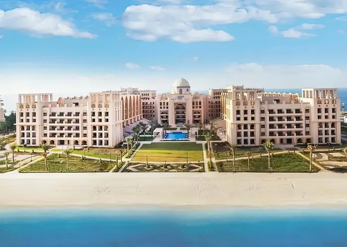 Fam Living - Private Beach Escapes In Palm Jumeirah