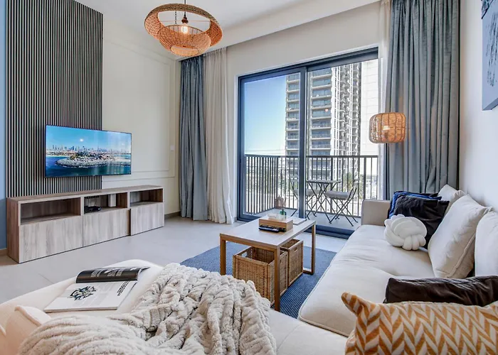 Trophy - Dubai Hills Dreamy Delight Suite