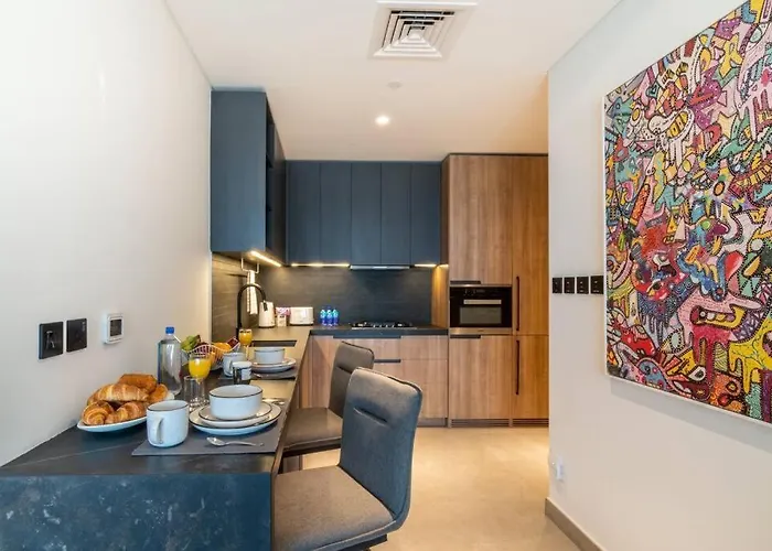 First Class Studio Stylish Urban Escape
