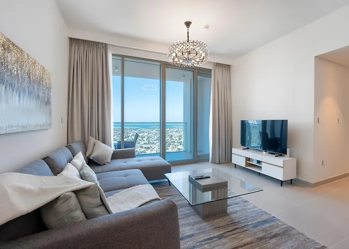 2Br Downtown Dubai, Walkable To Dubai Mall & Burj