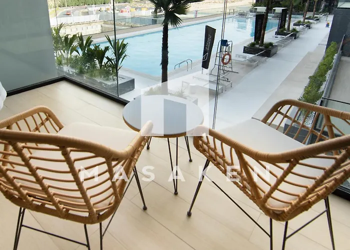 Spacious 1 Bedroom In Jvc W Balcony & Pool View