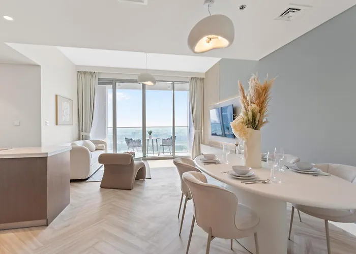 Luxurious Living In A 2 Bedroom At Forte Downtown