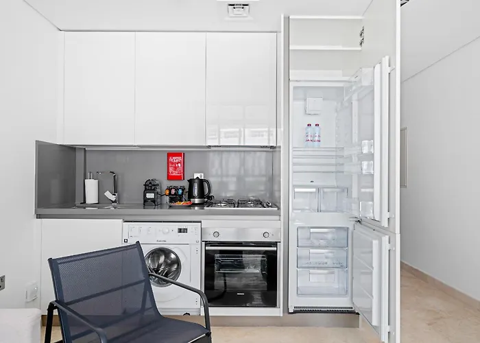 Modern Studio Near Dubai Mall