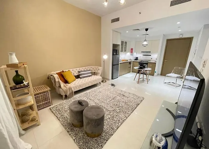 Contemporary 1Br Condo With Pool At Creek Harbour