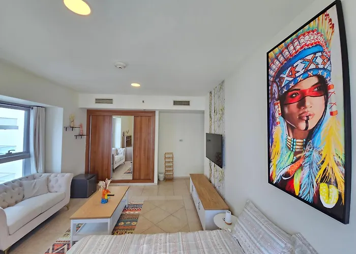 Super Host At Highest Residential Tower In The World, Private Rooms In A Shared Apartment