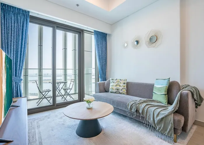 Rh - Stunning Canal View 01 Bedroom With Top Amenities, Newly Furnished