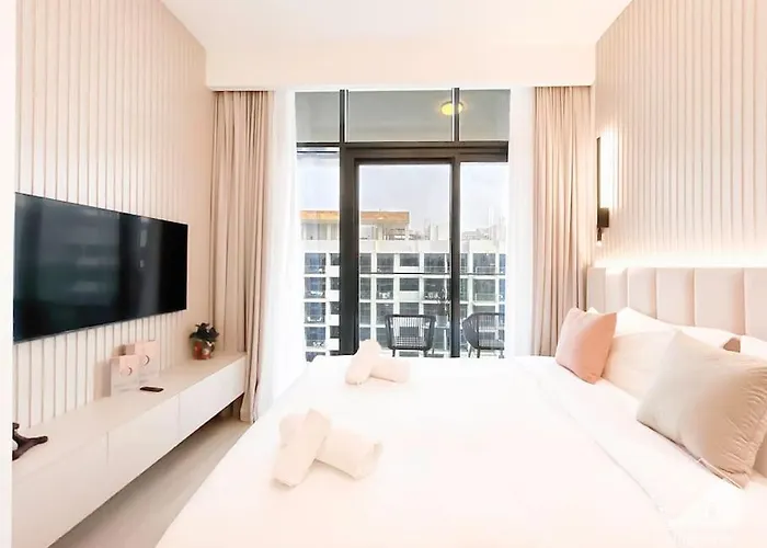 Opulent Studio With Balcony At Aziz Riviera