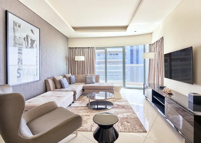 Spacious 3Bhk In Paramount Tower B With Stunning Views-6204