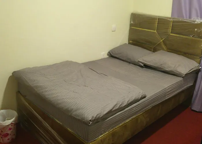 Ruby Star Budget Room With Shared Washroom Access 303