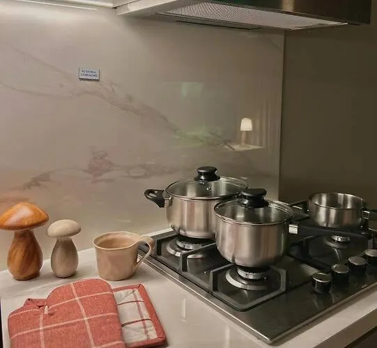 Cozy Urban Stay Near Dubai Mall